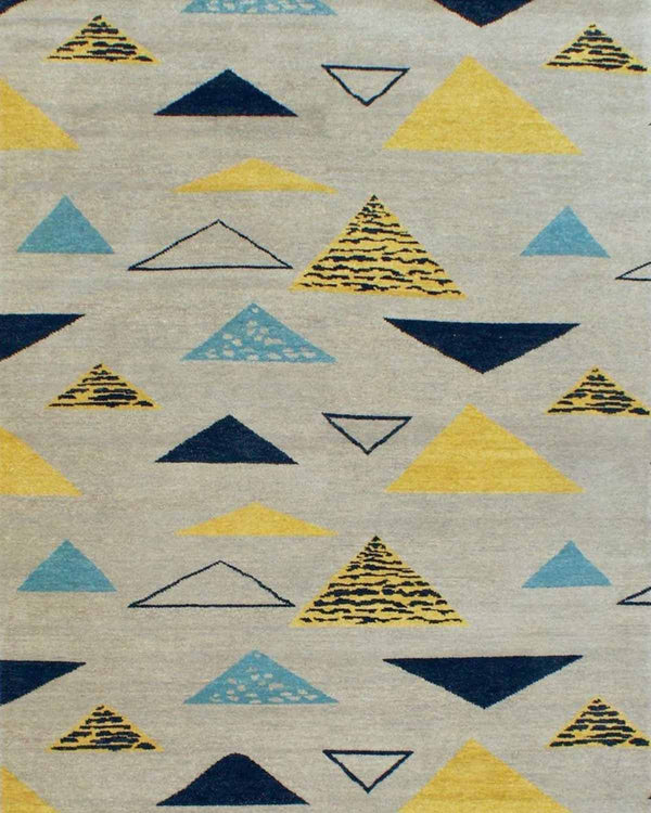 Pyramid (Size: 4'X6')